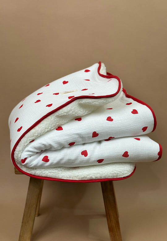 Batanije për bebe ~ Red Hearts ~ Plush + muslin blanket