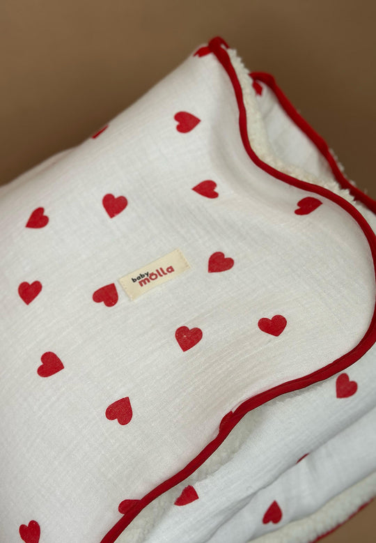 Batanije për bebe ~ Red Hearts ~ Plush + muslin blanket