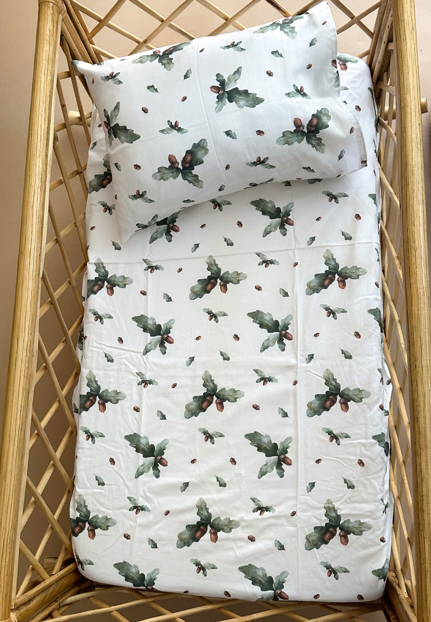 Oak Crib sheet + pillow case