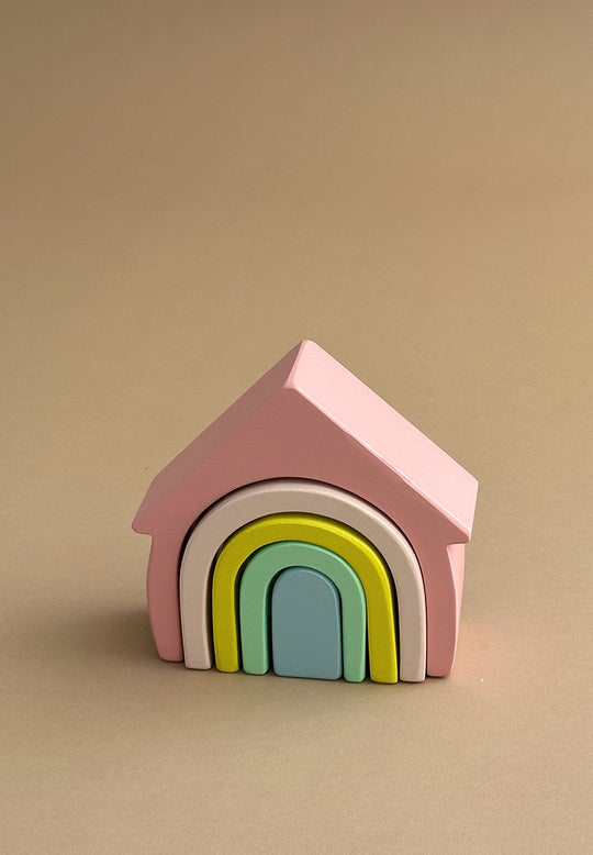 Pink House - Lodër druri në formë shtepie