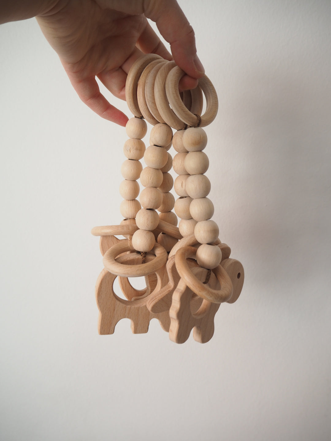 Elephant teether - kruarse dhëmbësh + varese per baby gym