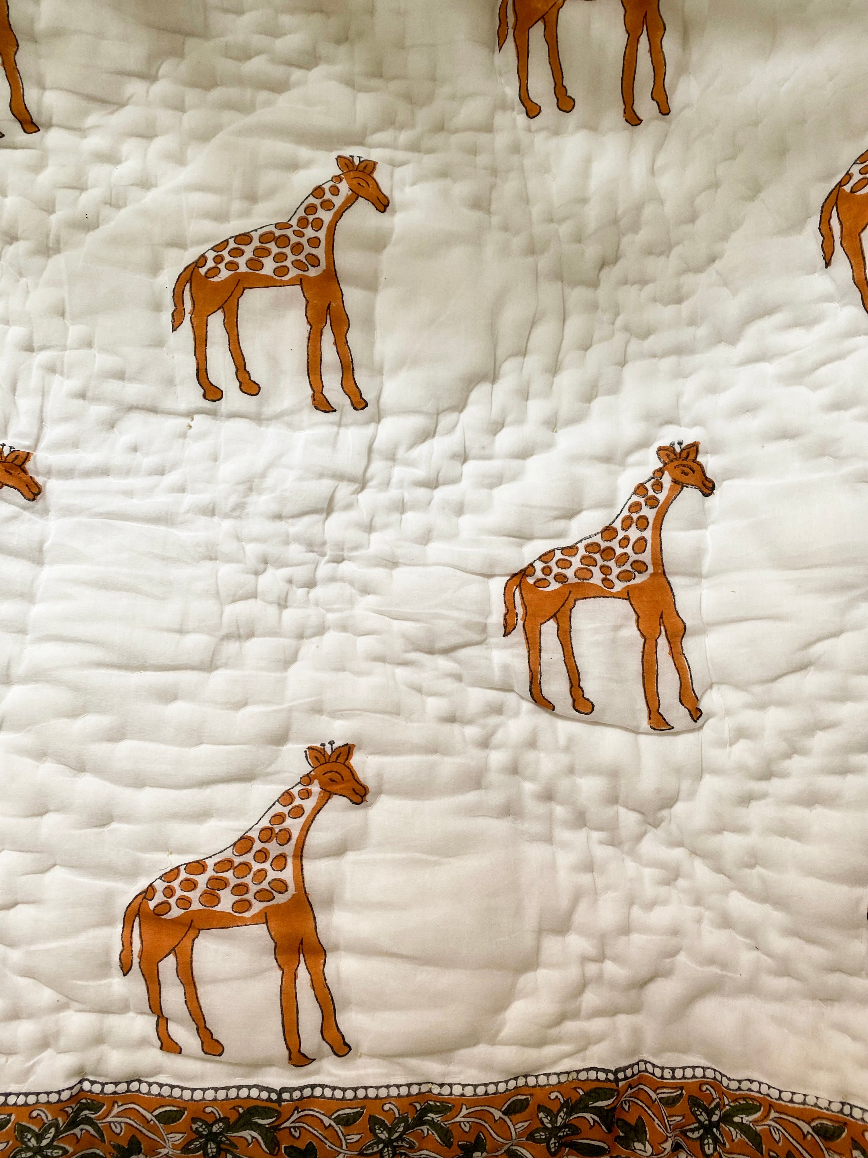 Giraffes quilt & pillow ~ Jorgan dhe këllëf